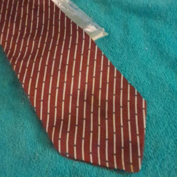NWT Claybrooke 100% Imported Silk Tie  Choose Any 3 Ties for $40 - Picture 1 of 3